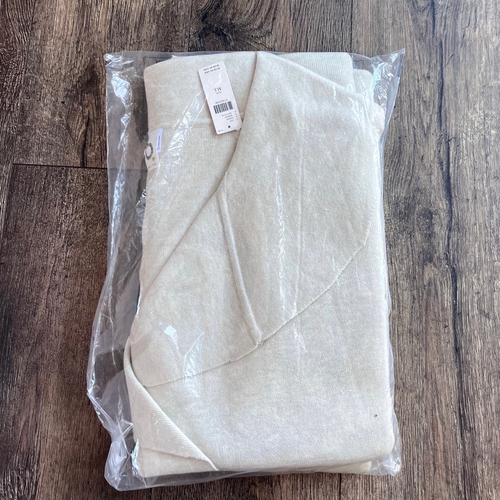 Anthropologie 💫 HP💫 Akemi + Kim Emory  Knit Kimono Wrap One Size - Picture 11 of 12